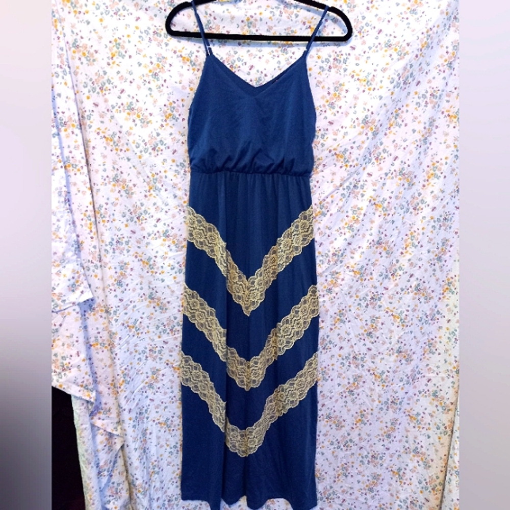 👗Blue Maxi Long Dress with Lace Accents